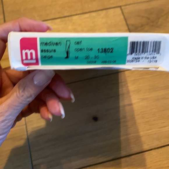 Medi compression socks various sizes - Picture 3 of 3